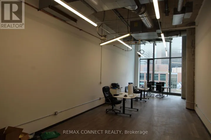 # 324 - 15 WELLESLEY STREET W, Toronto (Bay Street Corridor), Ontario M4Y1E8