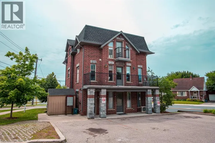 489 EAST Avenue Unit# B, Kitchener, Ontario N2H0A8