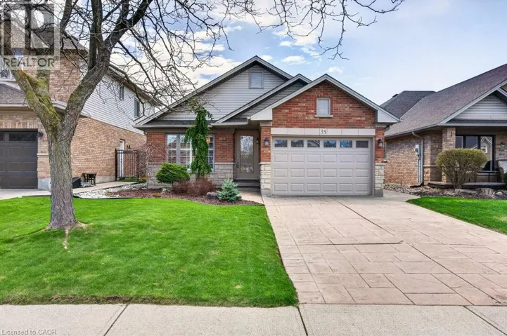 35 HEPBURN Crescent, Hamilton, Ontario L9C7S4
