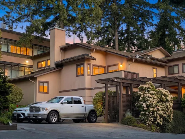 103 12757 16 AVENUE, Surrey, British Columbia V4A1N2