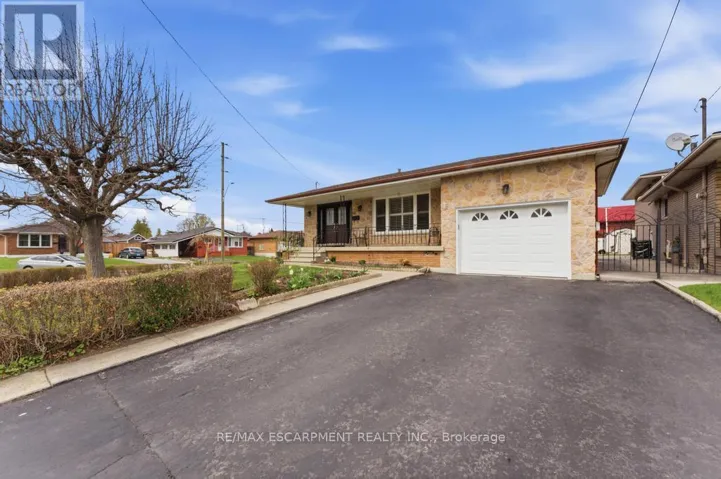 68 NUGENT DRIVE, Hamilton (Kentley), Ontario L8H2M8