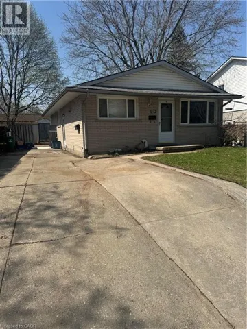 25 HOWLAND Drive Unit# Lower, Kitchener, Ontario N2E1G1