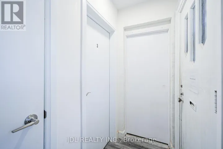 3 - 5 SORAUREN AVENUE, Toronto (Roncesvalles), Ontario M6R2C6