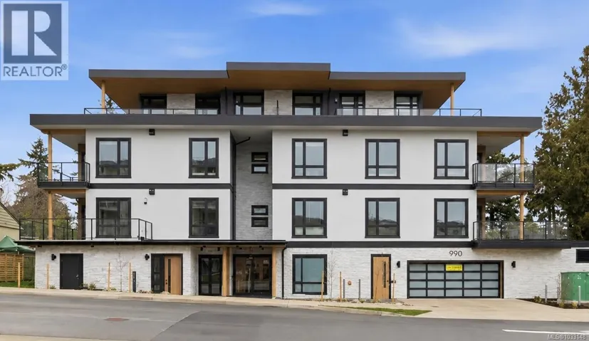 305 990 Doumac Ave, Saanich, British Columbia V8Y1M4