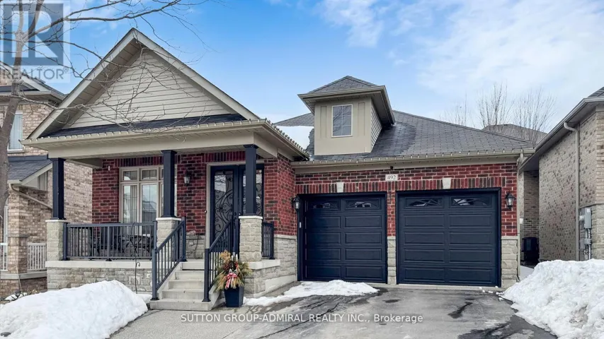 492 KWAPIS BOULEVARD, Newmarket (Woodland Hill), Ontario L3X3K6