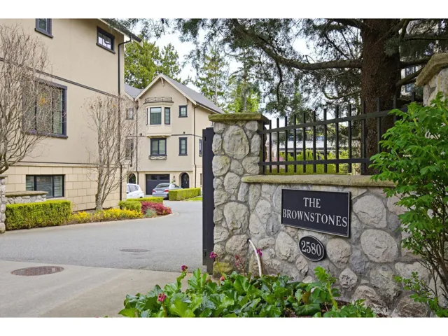 526 2580 LANGDON STREET, Abbotsford, British Columbia V2T0A9