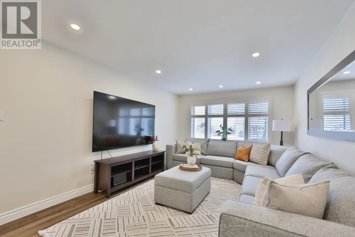 2531 MAINROYAL STREET, Mississauga (Erin Mills), Ontario L5L1E1