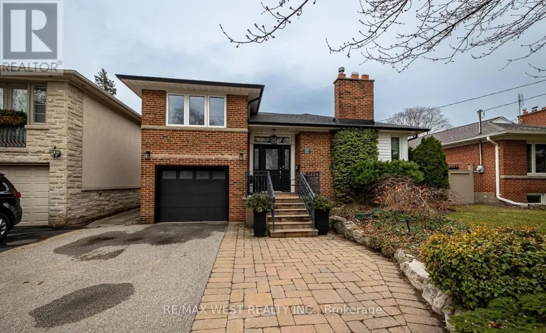 17 SAYBROOK AVENUE, Toronto (Stonegate-Queensway), Ontario M8Z2V3