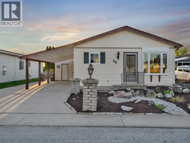 88 PARKSIDE, McGregor, Ontario N0R1J0