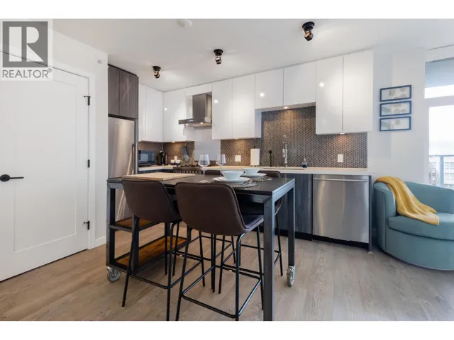 521 311 E 6 AVENUE, Vancouver, British Columbia V5T1J9