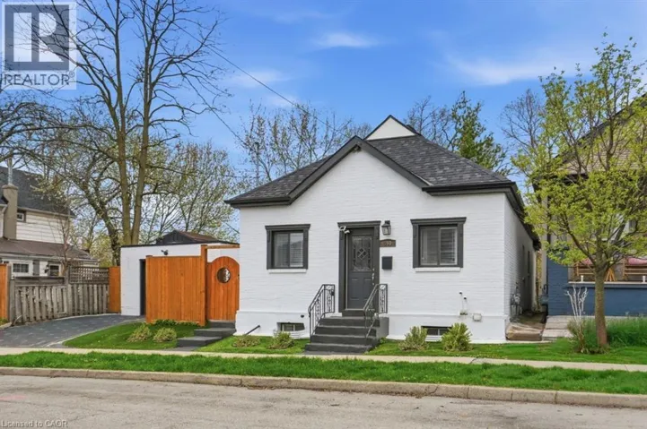390 HUNTER Street W, Hamilton, Ontario L8P1S9