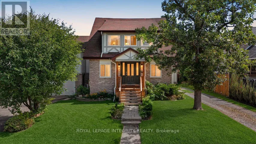 301 ZEPHYR AVENUE, Ottawa, Ontario K2B5Z7