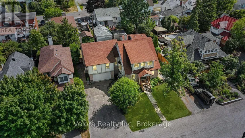 301 ZEPHYR AVENUE, Ottawa, Ontario K2B5Z7