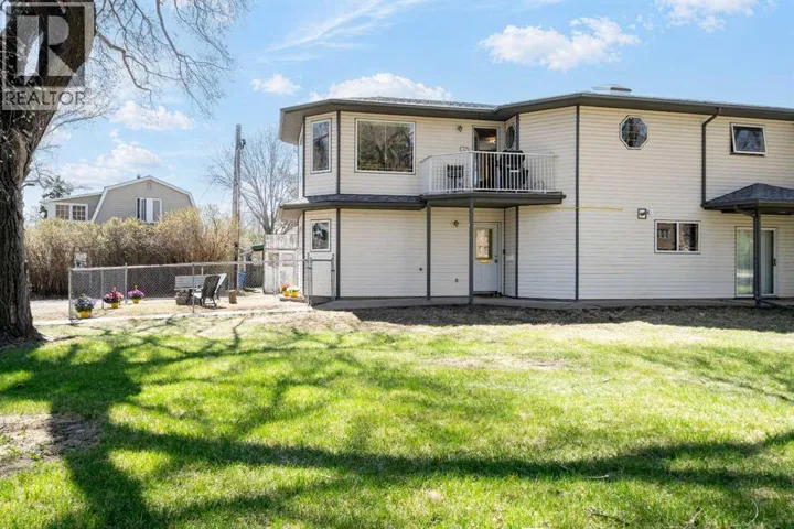 167 3 Street NE, Medicine Hat, Alberta T1A5M2