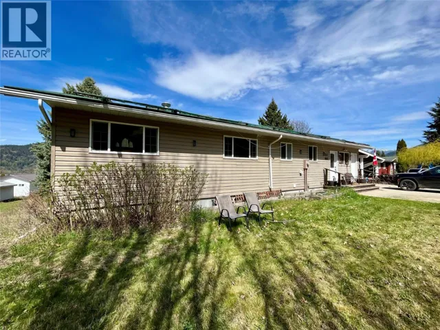 212 Maple Street, Fauquier, British Columbia V0G1K0