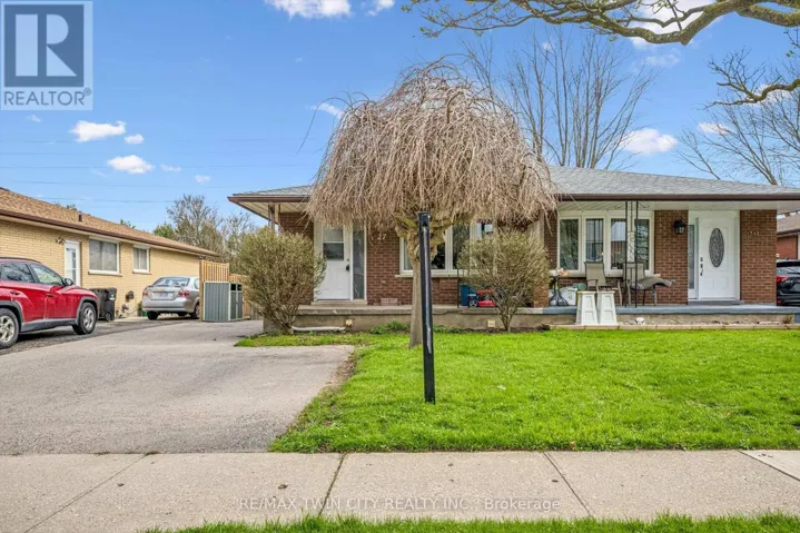 27 VICMOUNT DRIVE, Kitchener, Ontario N2M2A2