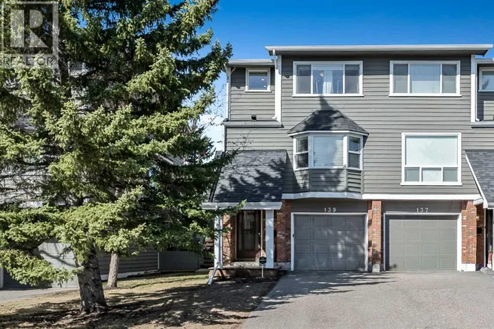 139 Woodglen Grove SW, Calgary, Alberta T2W4J9