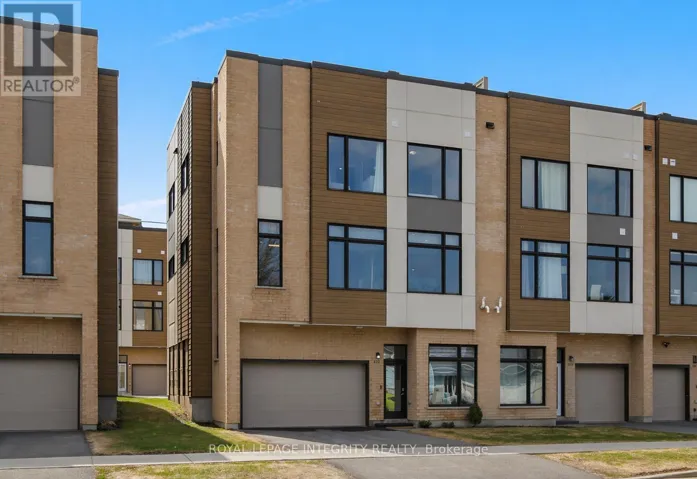 2722 DRAPER AVENUE, Ottawa, Ontario K2H0C4