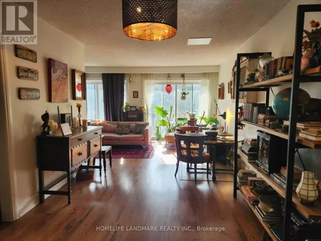 UPPER - 213 KENILWORTH AVENUE, Toronto (The Beaches), Ontario M4L3S7