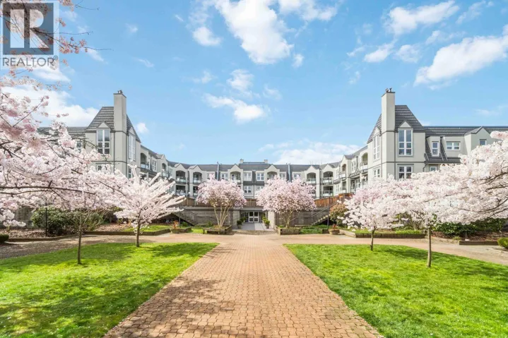 301 99 BEGIN STREET, Coquitlam, British Columbia V3K6R5