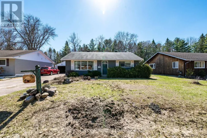 38 BEACH AVENUE, Deep River, Ontario K0J1P0