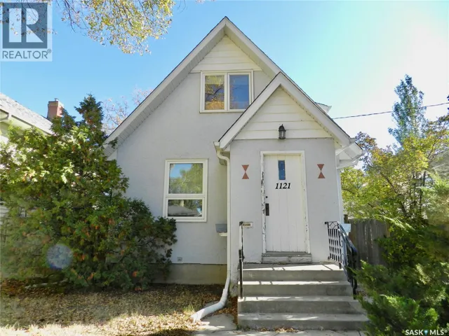 1121 6th AVENUE NW, Moose Jaw, Saskatchewan S6H4A7