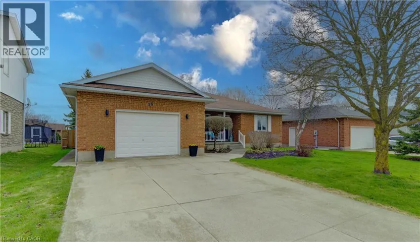 96 KING Street E, Tavistock, Ontario N0B2R0