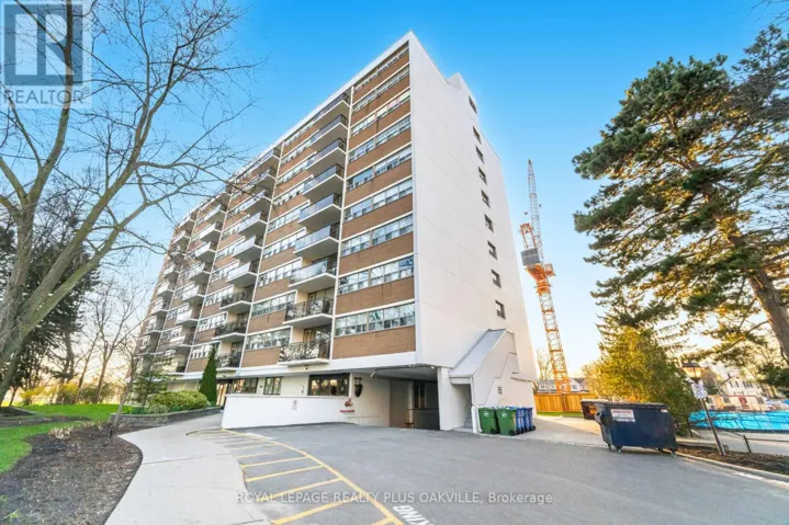 904 - 212 KERR STREET, Oakville (CO Central), Ontario L6K3B1