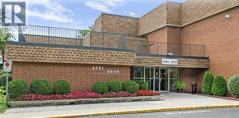 6513 THORNBERRY CRESCENT, Windsor, Ontario N8T3A6