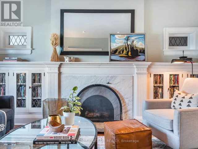 390 KINGSWOOD ROAD, Toronto (The Beaches), Ontario M4E3P1