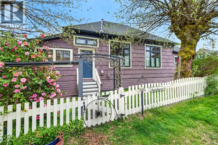 2738 Derwent Ave, Cumberland, British Columbia V0R1S0