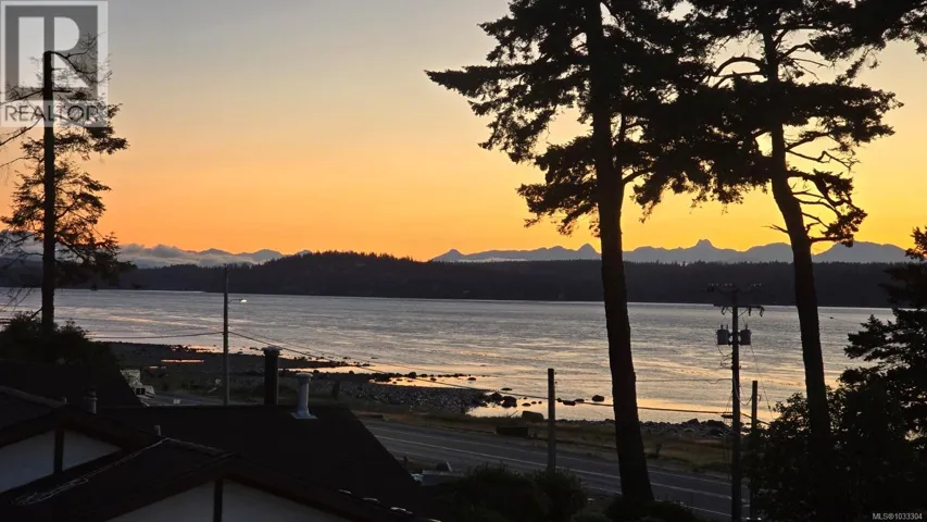 318 350 Island Hwy S, Campbell River, British Columbia V9W1A5