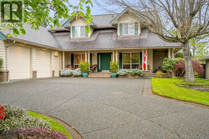 2996 Royal Vista Way, Courtenay, British Columbia V9N9X3