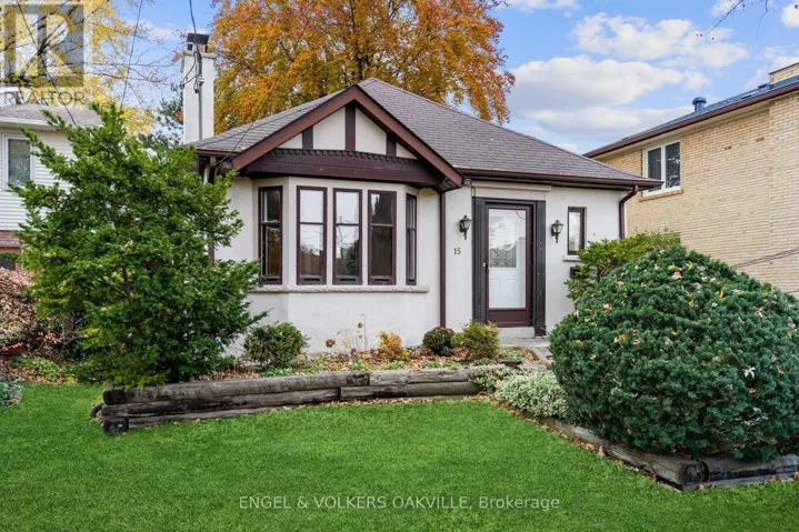15 BENSON AVENUE, Mississauga (Port Credit), Ontario L5H2P3