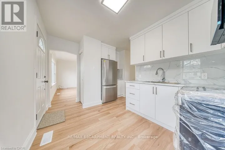 22 DAVID AVENUE, Hamilton (Hill Park), Ontario L9A3V1