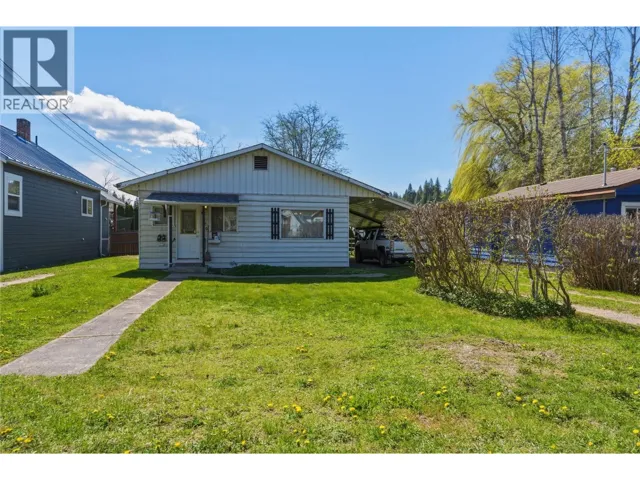 4760 Canoe Beach Drive Drive NE, Salmon Arm, British Columbia V0E1K0