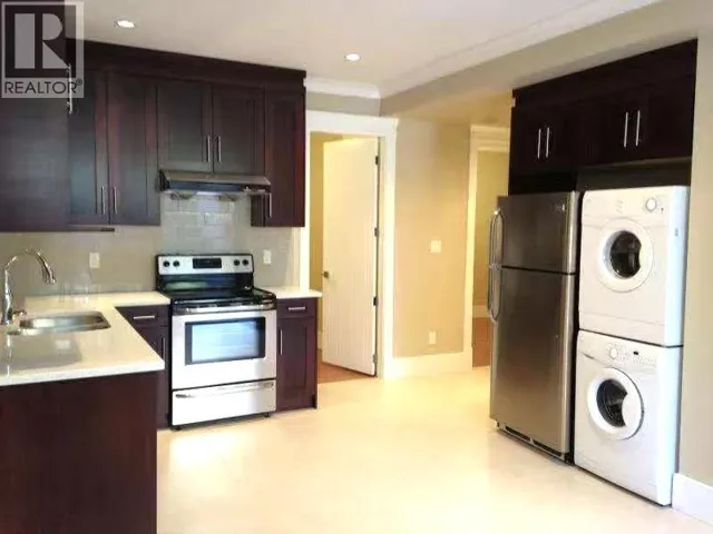 8XX W 61 AVENUE, Vancouver, British Columbia V6X1C3
