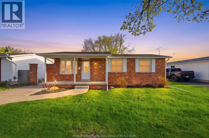10395 CALEDON COURT, Windsor, Ontario N8R1C7
