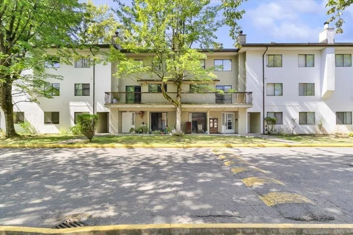 204 7119 133 STREET, Surrey, British Columbia V3W7Z6