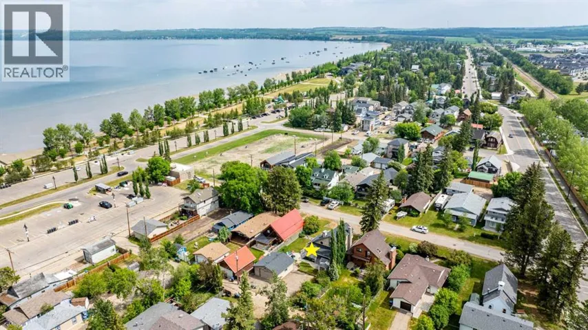 5014 43 Street, Sylvan Lake, Alberta T4S1C1