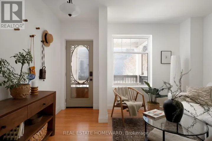 52 BALFOUR AVENUE, Toronto (Danforth Village-East York), Ontario M4C1T6