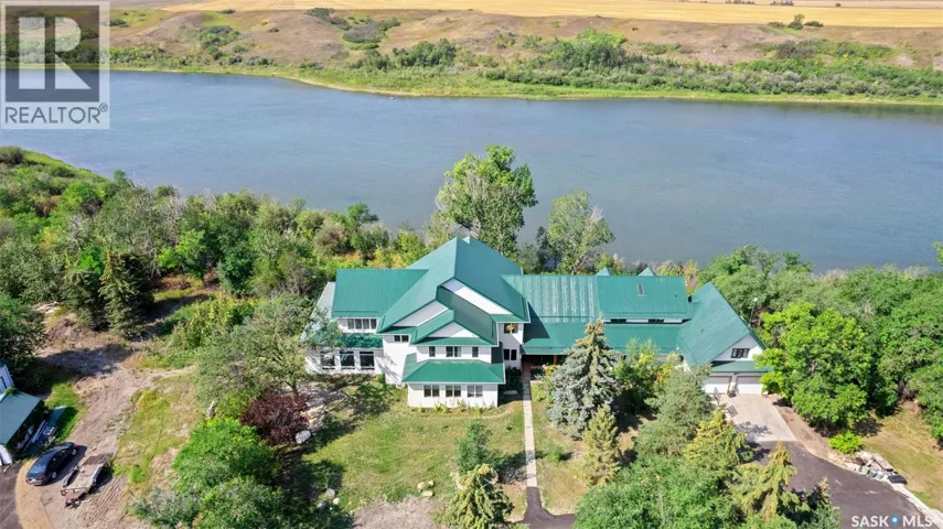 Cao Residence, Corman Park Rm No. 344, Saskatchewan S7K3J9