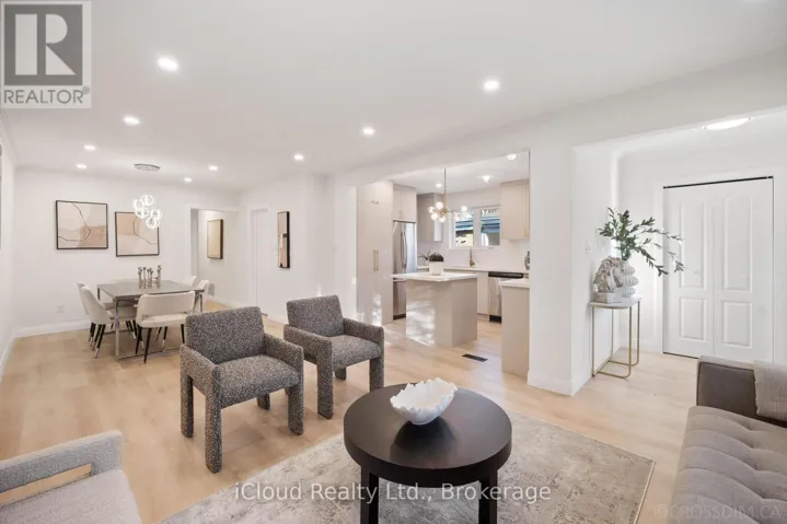 107 BAYVIEW PARKWAY, Newmarket (Huron Heights-Leslie Valley), Ontario L3Y3W2