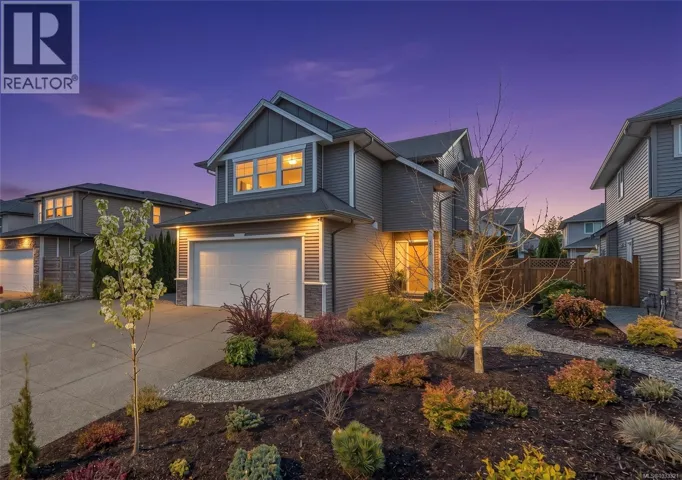3349 Bolton St, Cumberland, British Columbia V0R1S0