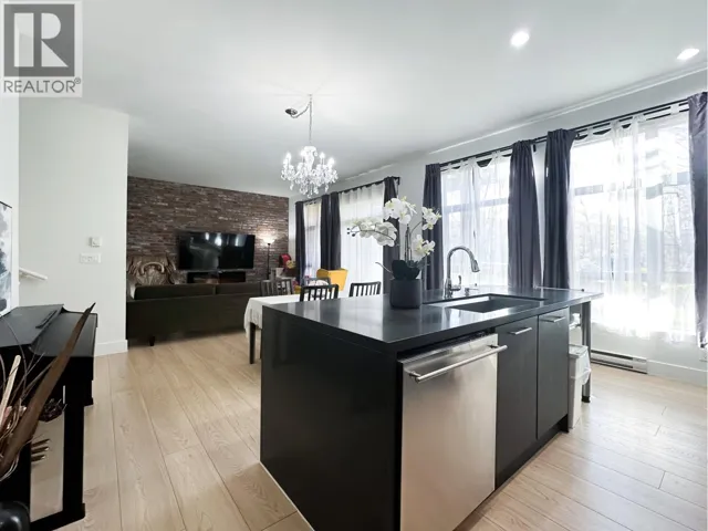 101 220 SALTER STREET, New Westminster, British Columbia V3M0H4