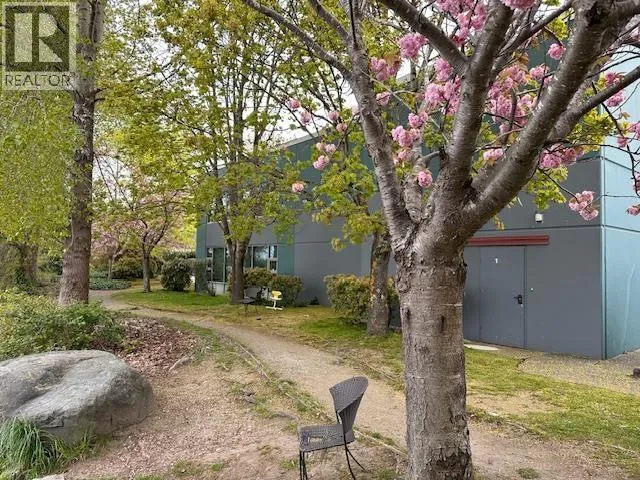 1698 W 75TH AVENUE, Vancouver, British Columbia V6P6G2