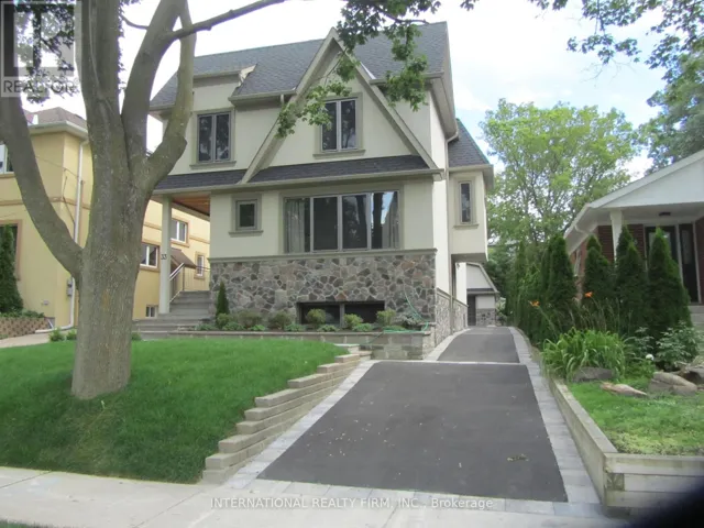 33 CLOVERHILL ROAD, Toronto (Stonegate-Queensway), Ontario M8Y1T1