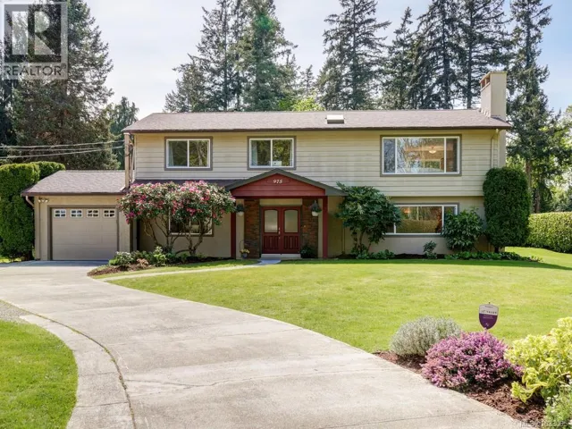 975 Ardmore Dr, North Saanich, British Columbia V8L5G1