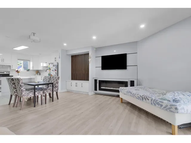 77 6657 138 STREET, Surrey, British Columbia V3W5G7