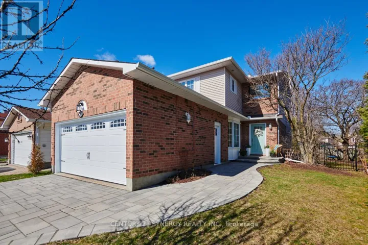 25 WATERTON CRESCENT, Ottawa, Ontario K2M1Y8